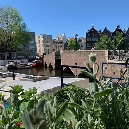 Op Woonboot Hartje Centrum