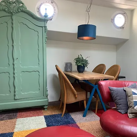 Op Woonboot Hartje Centrum